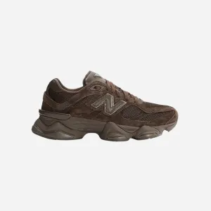 Classic Charm New Balance 9060 Chocolate