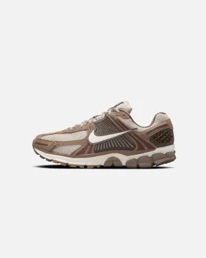 Nike Zoom Vomero 5 Grey/Sail-Mink Brown Timeless Look Knit Fabric Construction