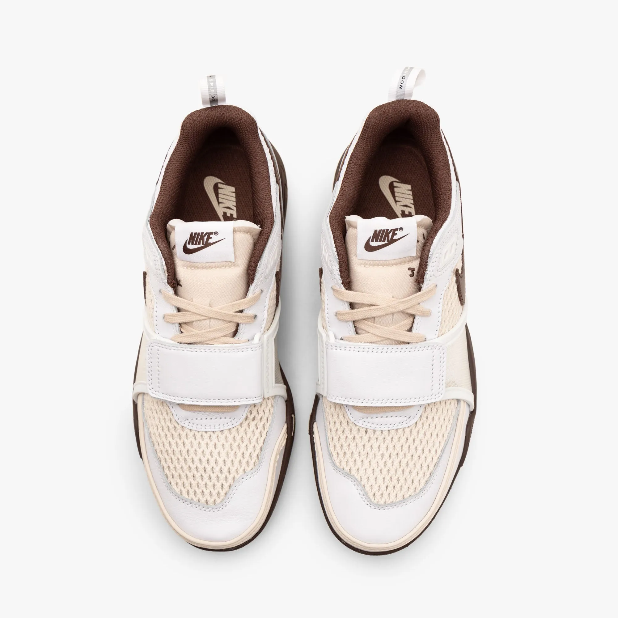 Event Step Nike x Travis Scott Zoom Field Jaxx / White / Light Chocolate - White