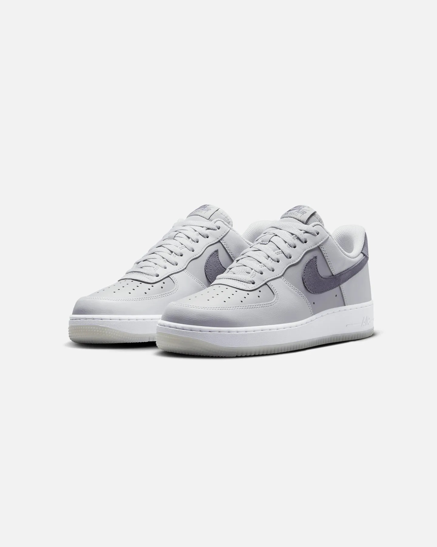 Pair Quick Grace Walk Nike Air Force 1 '07 LV8 Pure Platinum
