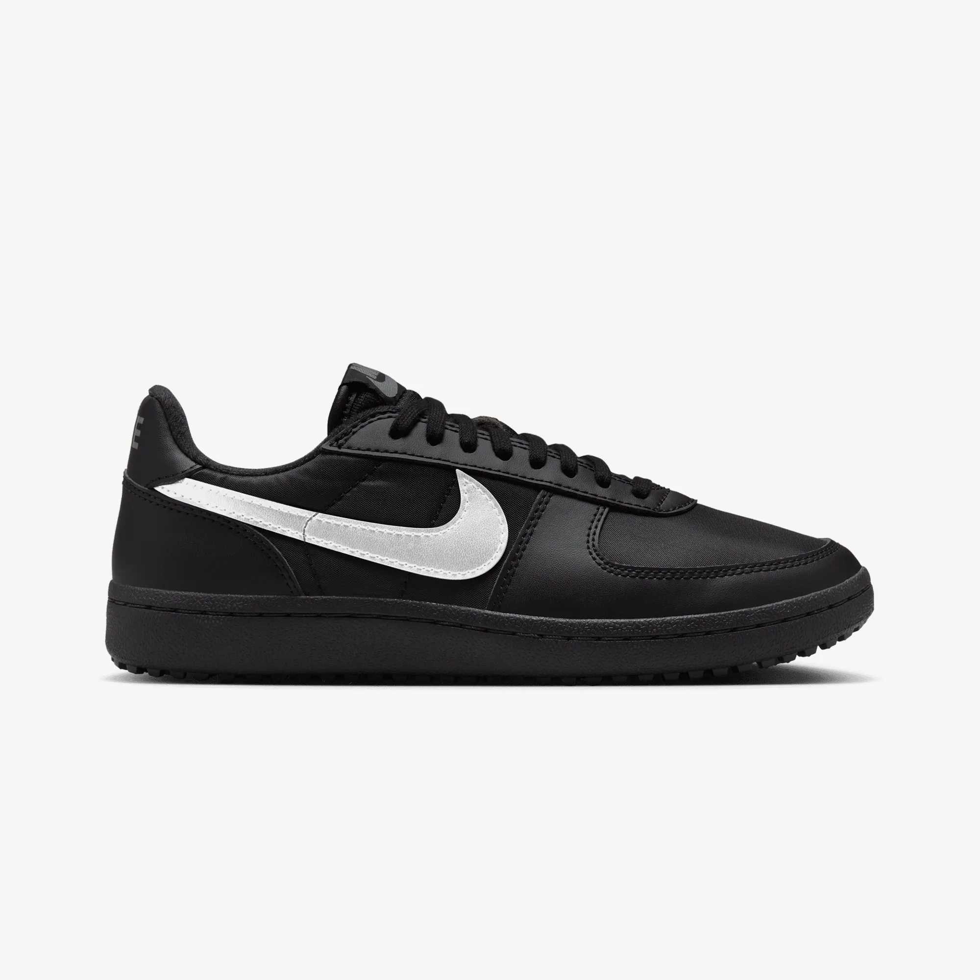 NIKE | FIELD GENERAL { BLACK/METALLIC SILVER-BLACK Subtle design