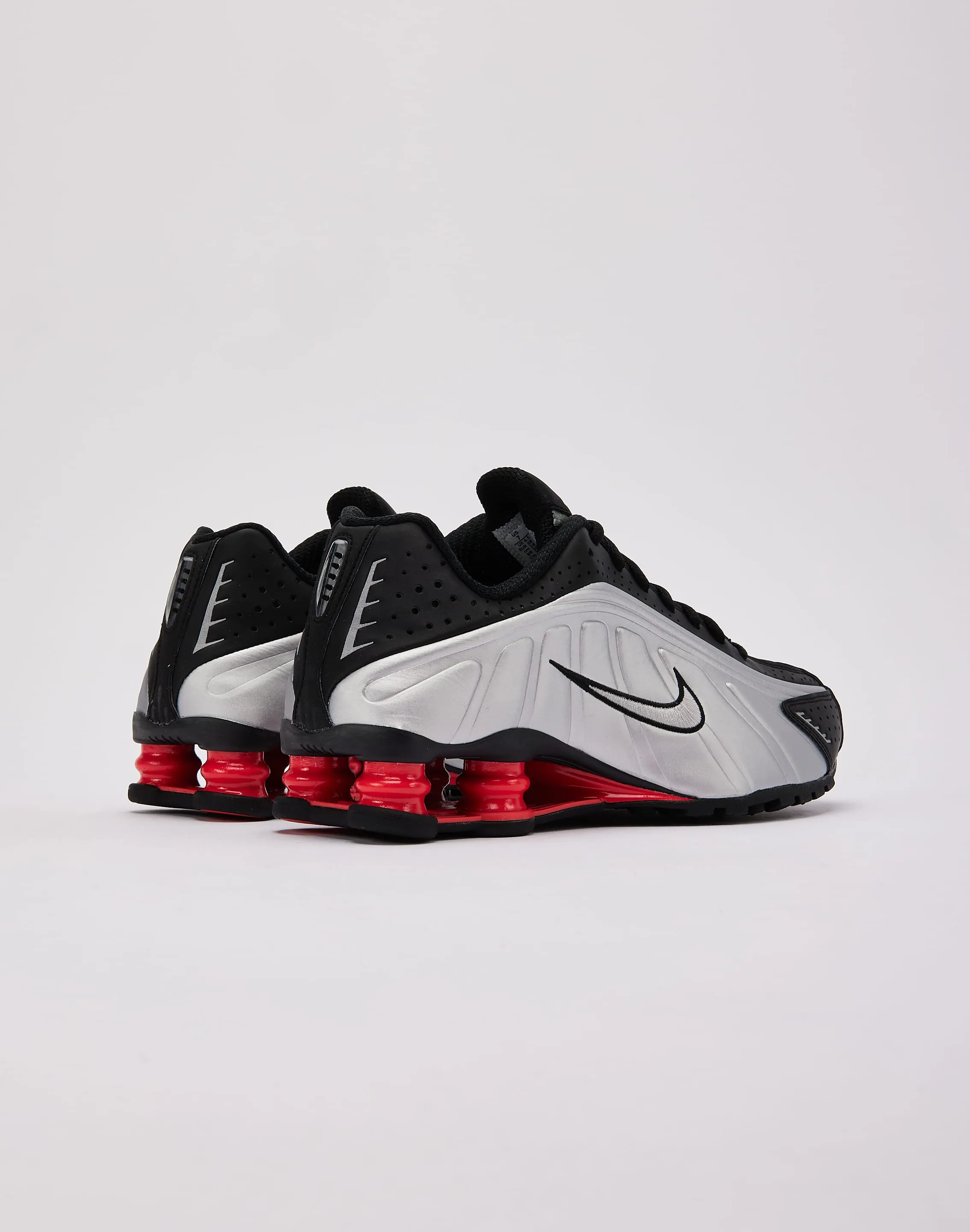 Nike Shox R4 traction - grip - feature shoes