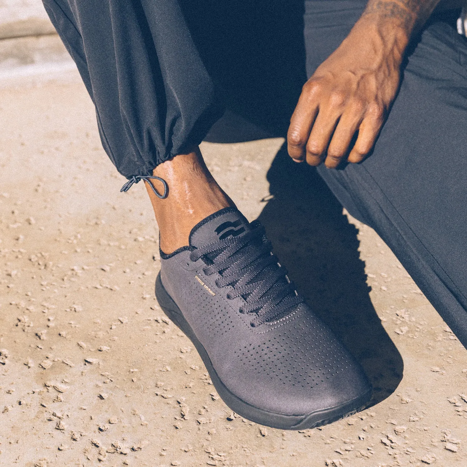 Road Performance Urban Commuter STRIKE MVMNT Sueze EZ Trainer