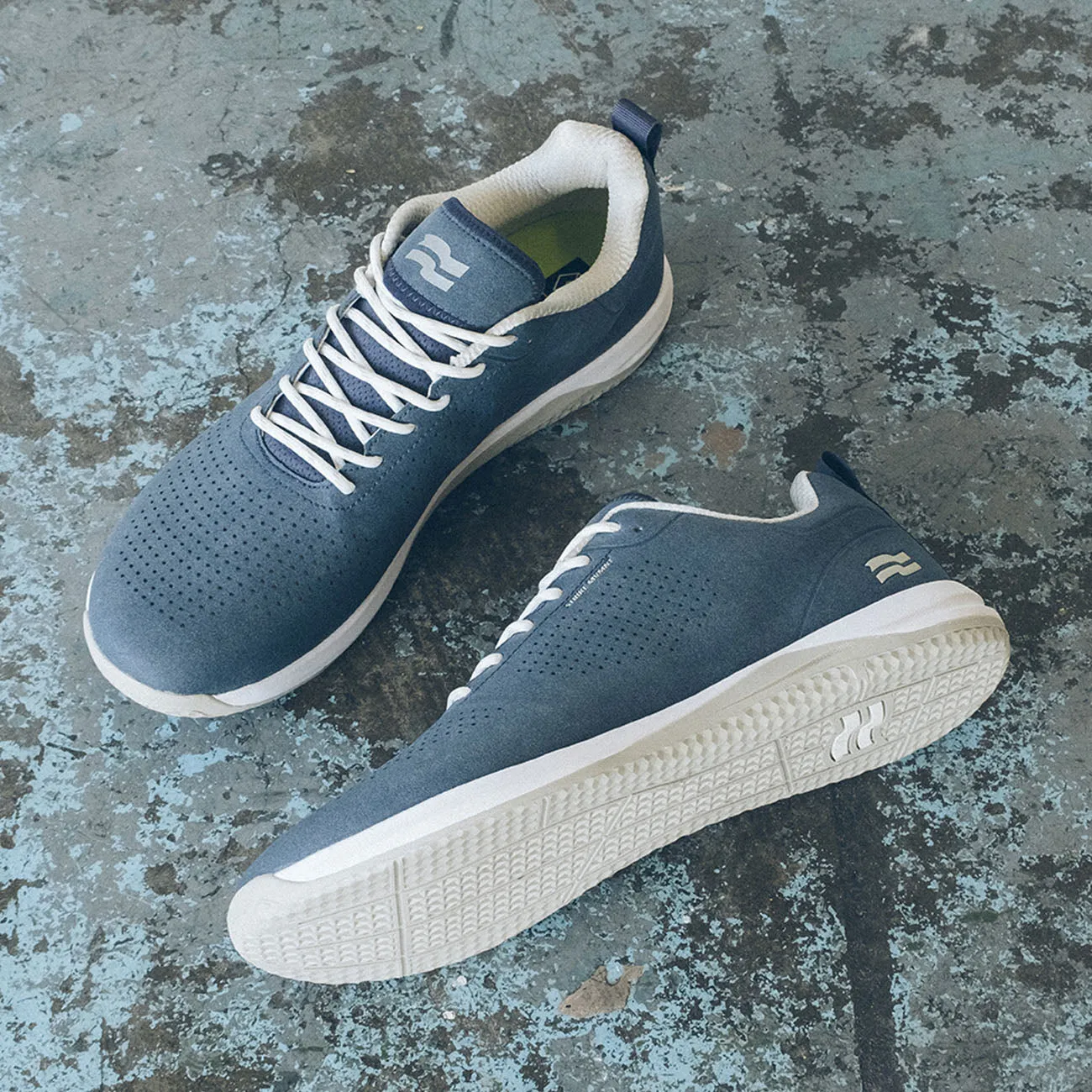 STRIKE MVMNT Sueze Trainer Light Mesh