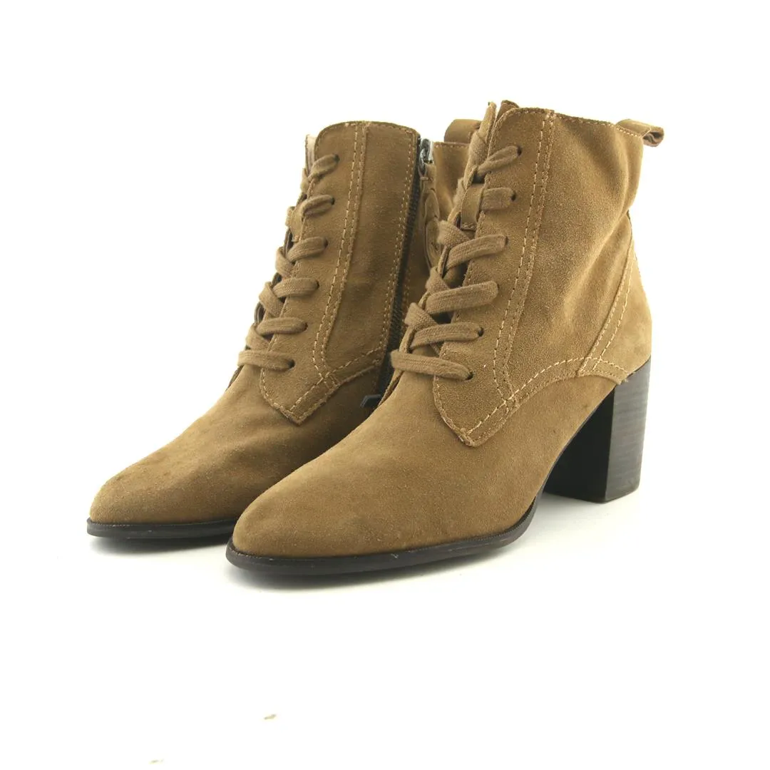 SPLENDID . Autumn Walk Effortless Look