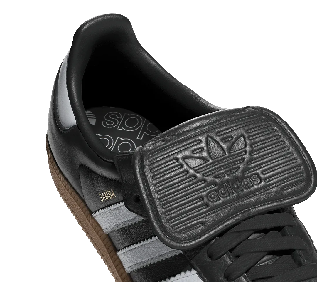 Trendy snowboarders W Adidas Samba LT