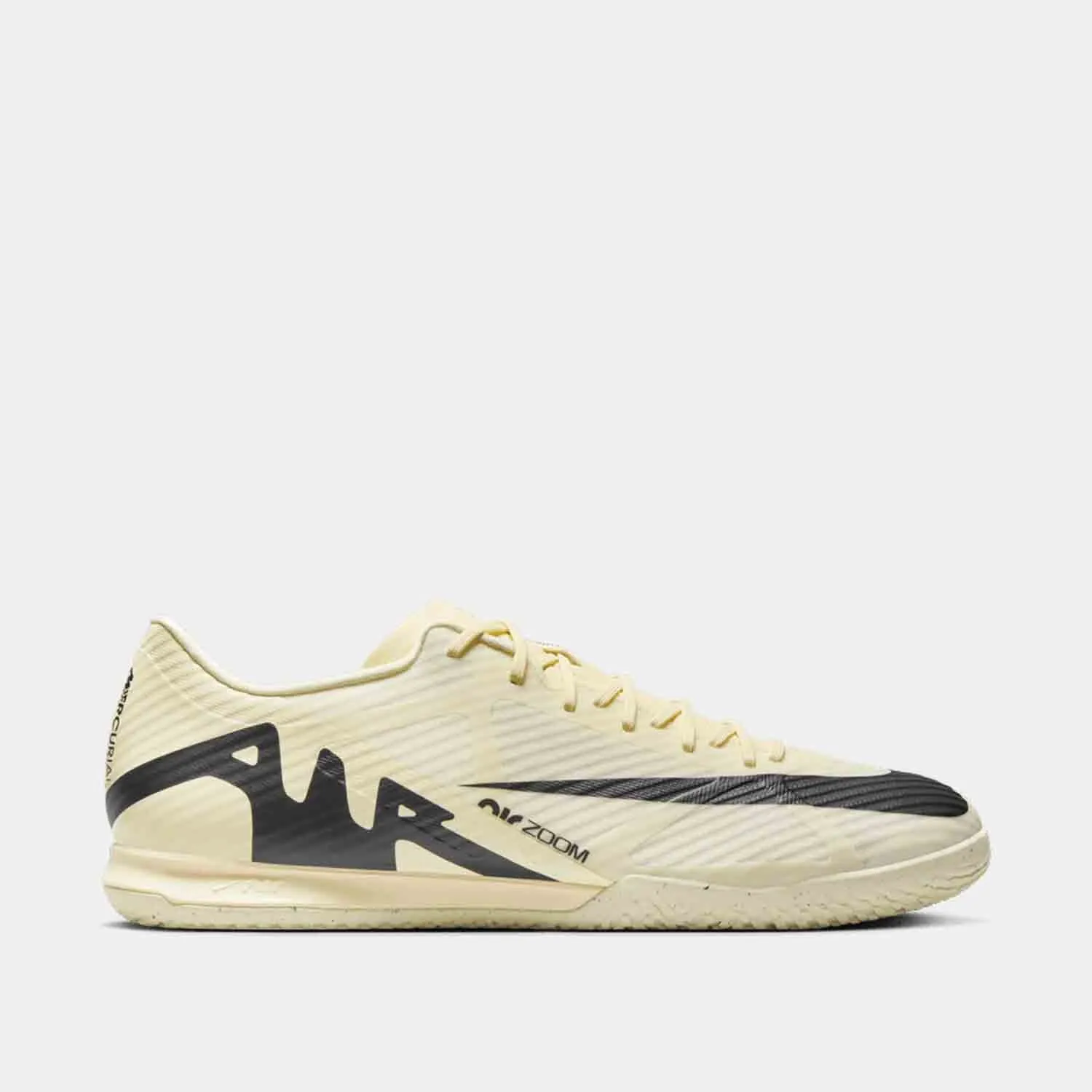 Nike Mercurial Vapor 15 Academy Indoor Soccer Shoes on - the - go shoes