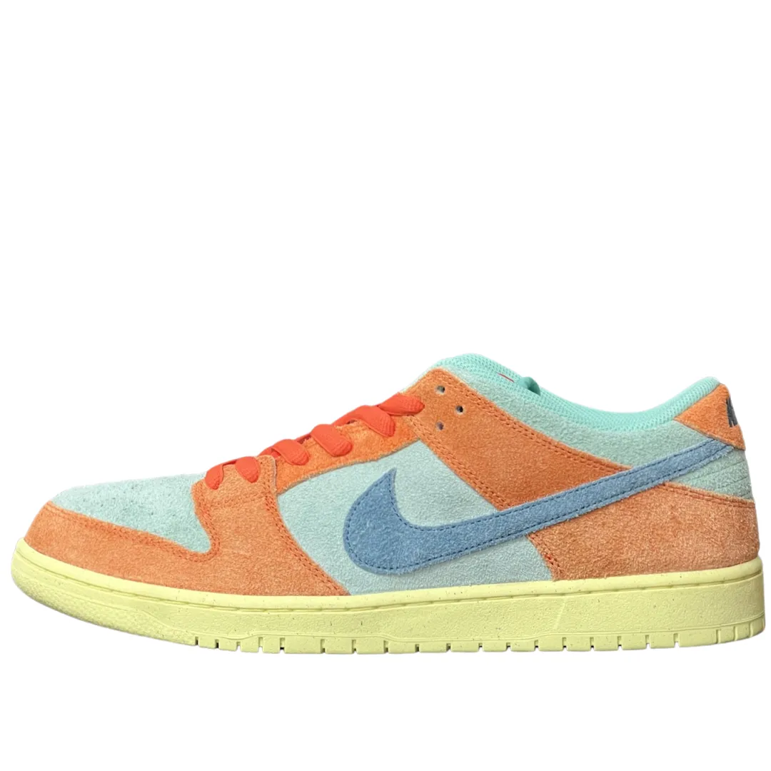 Trail Look Nike SB Dunk Low Orange Emerald Rise