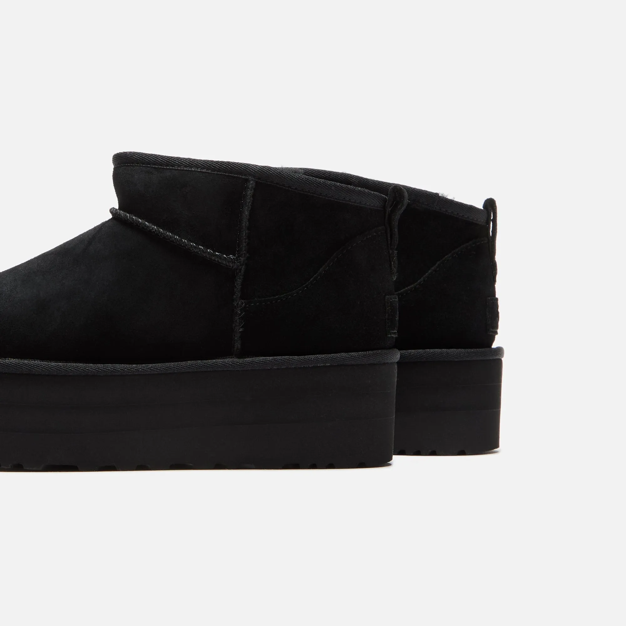 UGG WMNS Classic Ultra Mini Platform - Black Cold Weather Gear