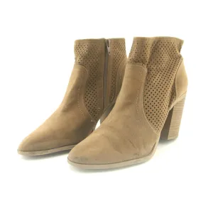 UNIVERSAL THREAD . Boot Style