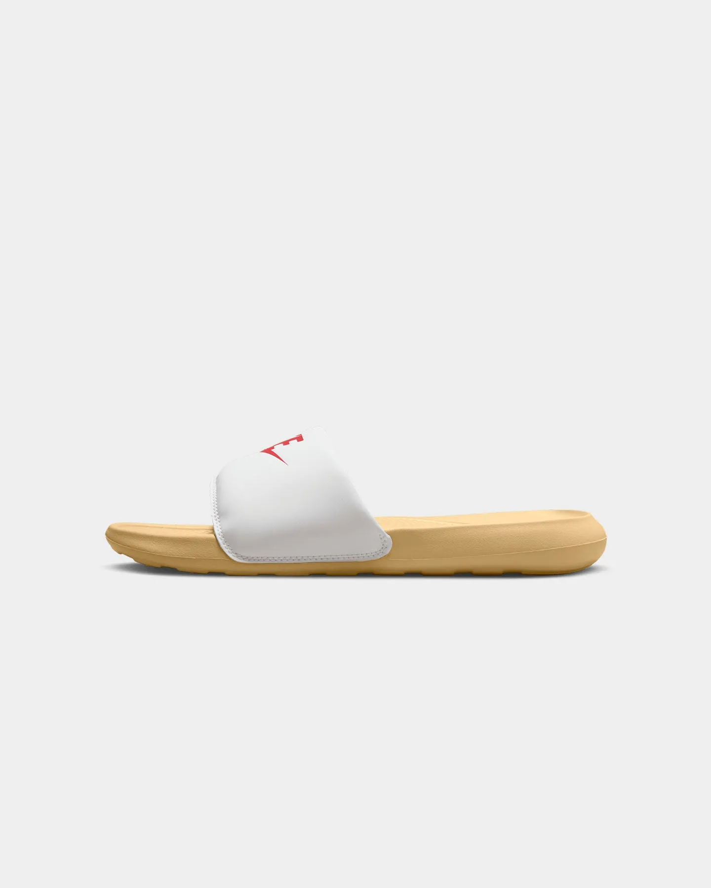 Work Base Nike Victori One Slide Summit White/University Red-Sesame