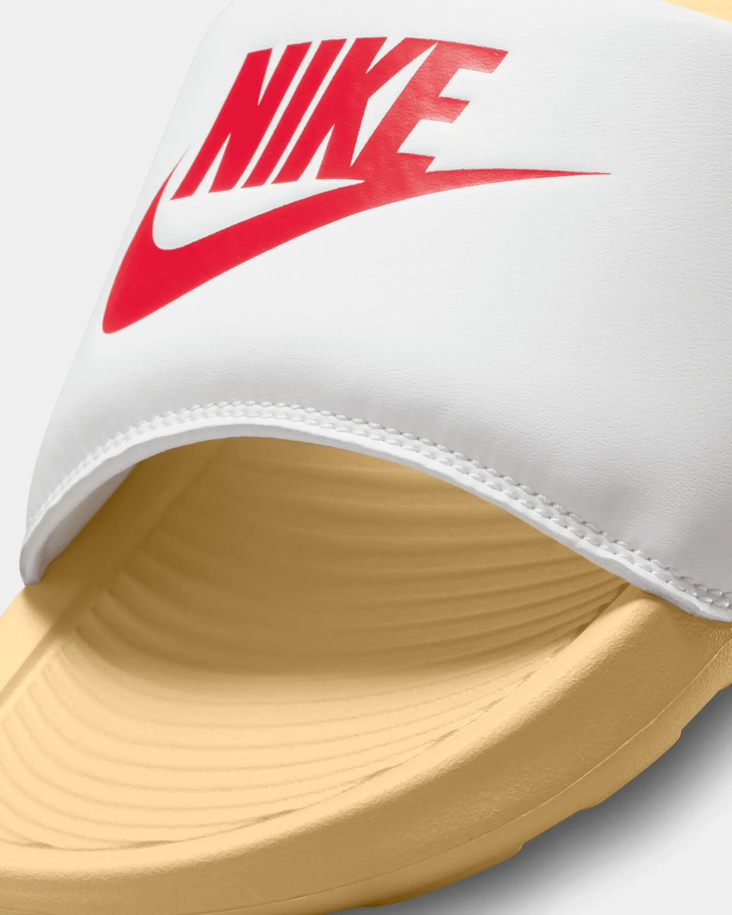 Nike Victori One Slide Summit White/University Red-Sesame Padded collar Durable Build Hiking Trails