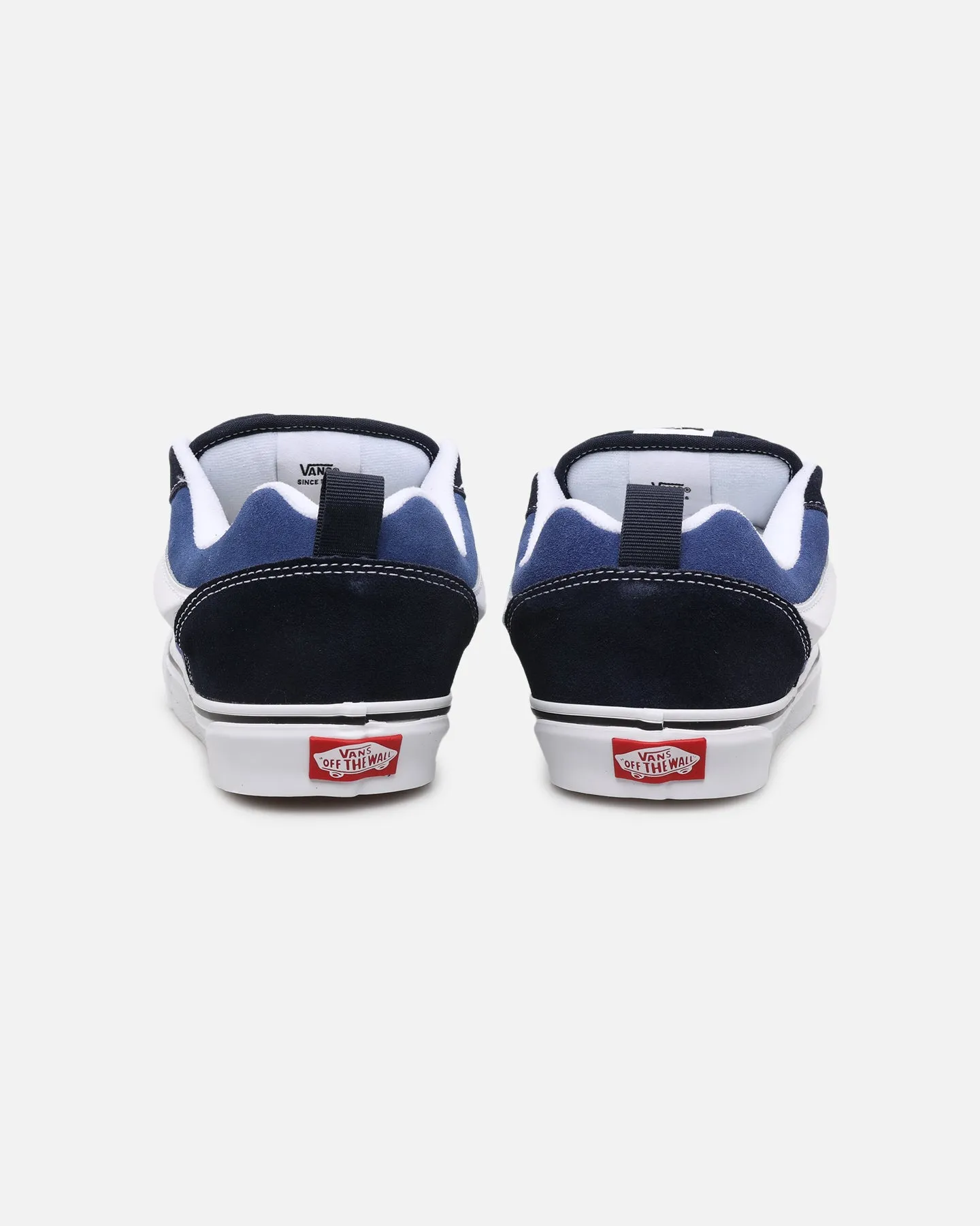 Calm Texture Clean Shape Vans Knu Skool Navy/True White