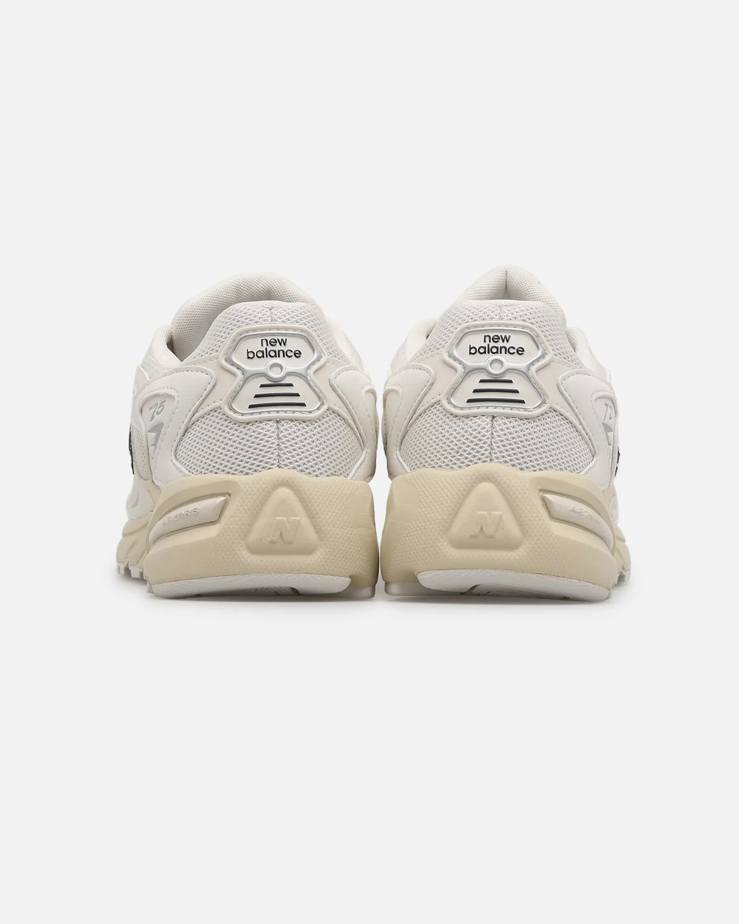 New Balance 725 White Tone Play