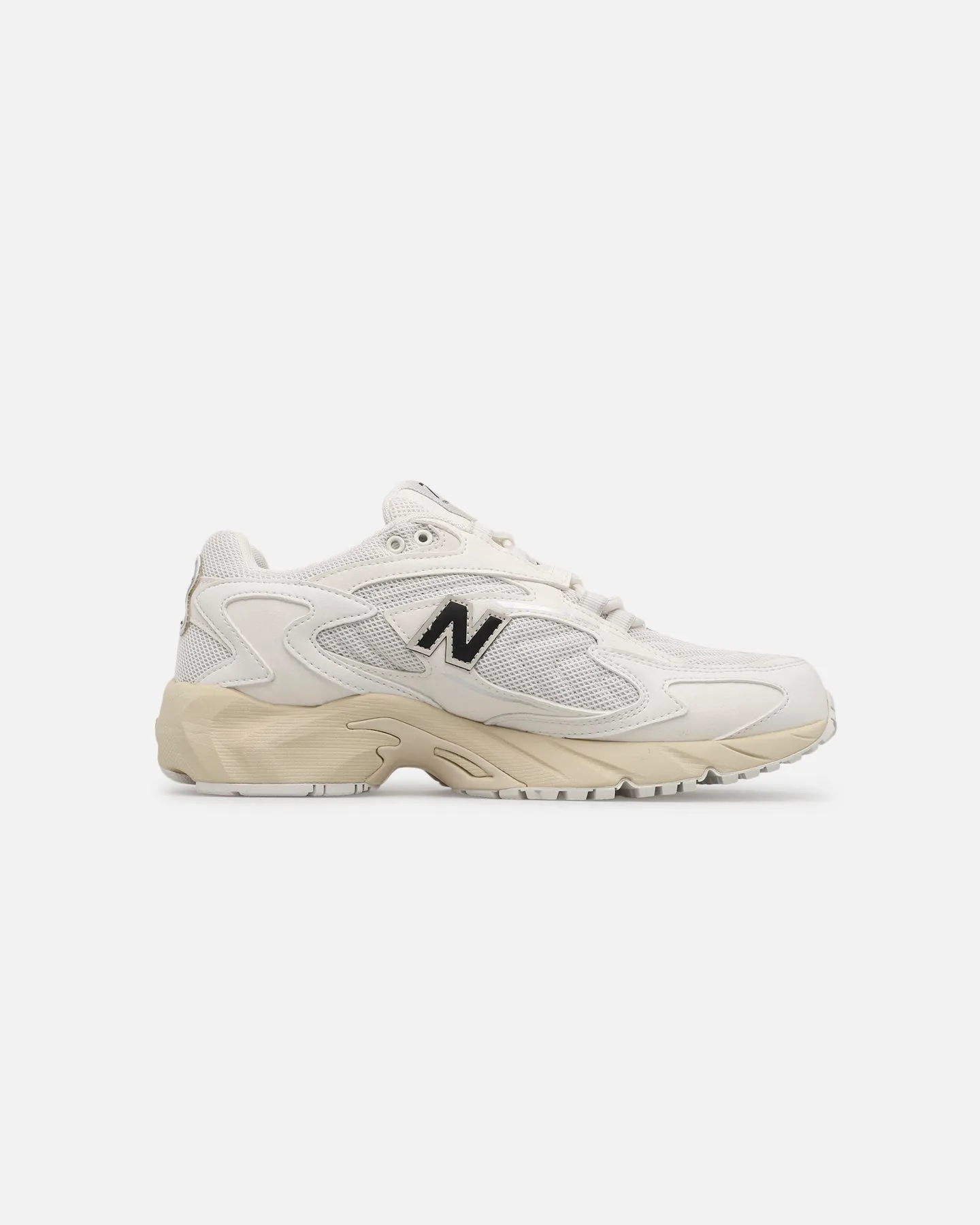Lace Up City Edge New Balance 725 White