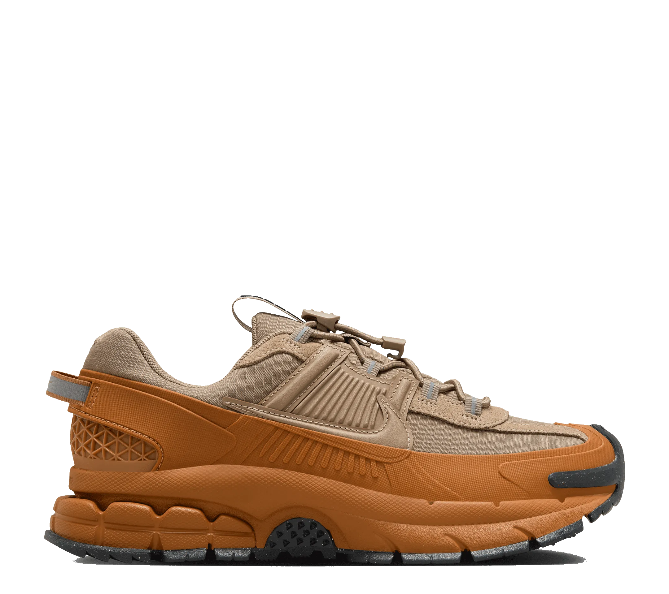 W Nike Zoom Vomero Roam Cushioned look wide - fit