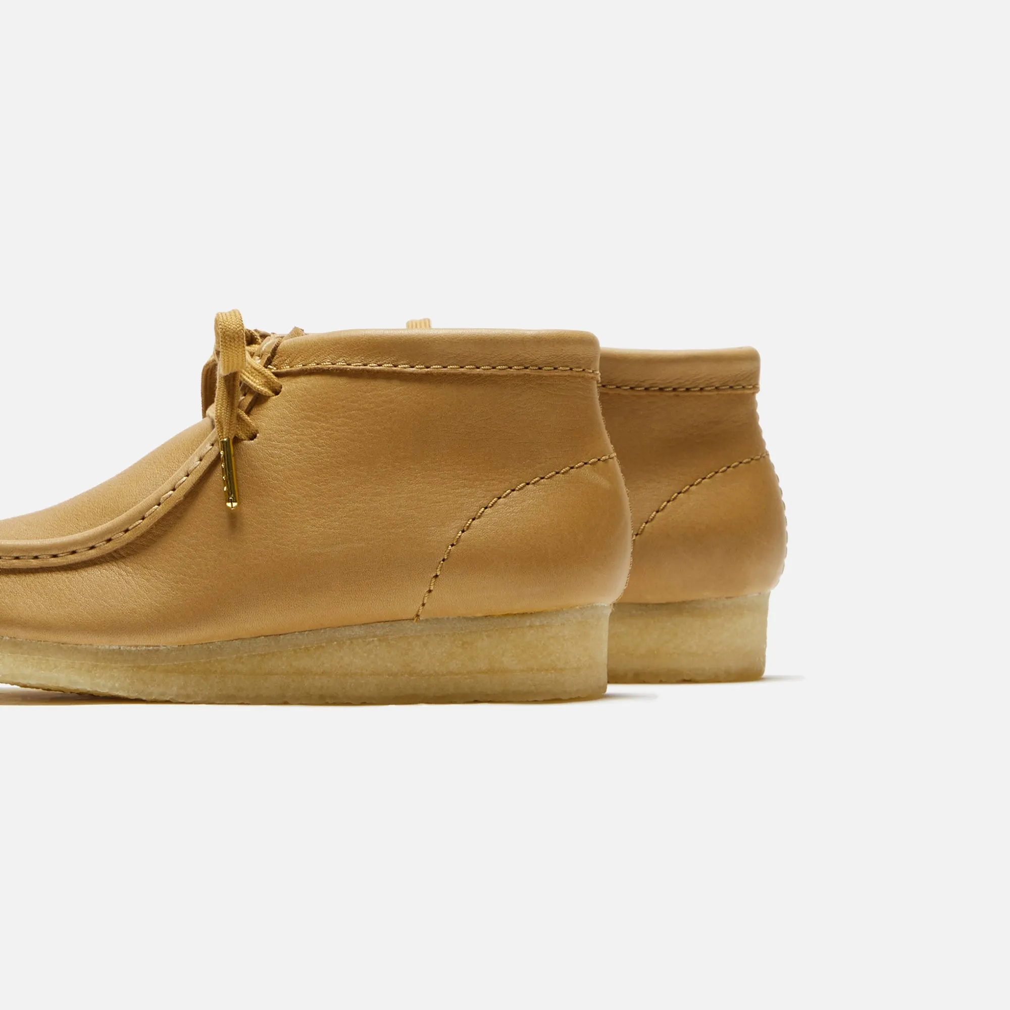 Insulated Adventure Journey Flexible Frame Trail Exploration Clarks WMNS Wallabee Boot Mid - Tan Leather