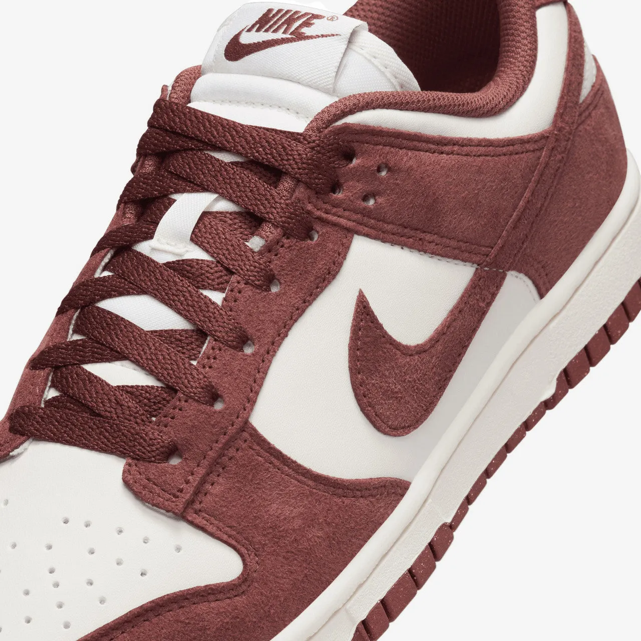 Abrasion resistant Wmns Dunk Low