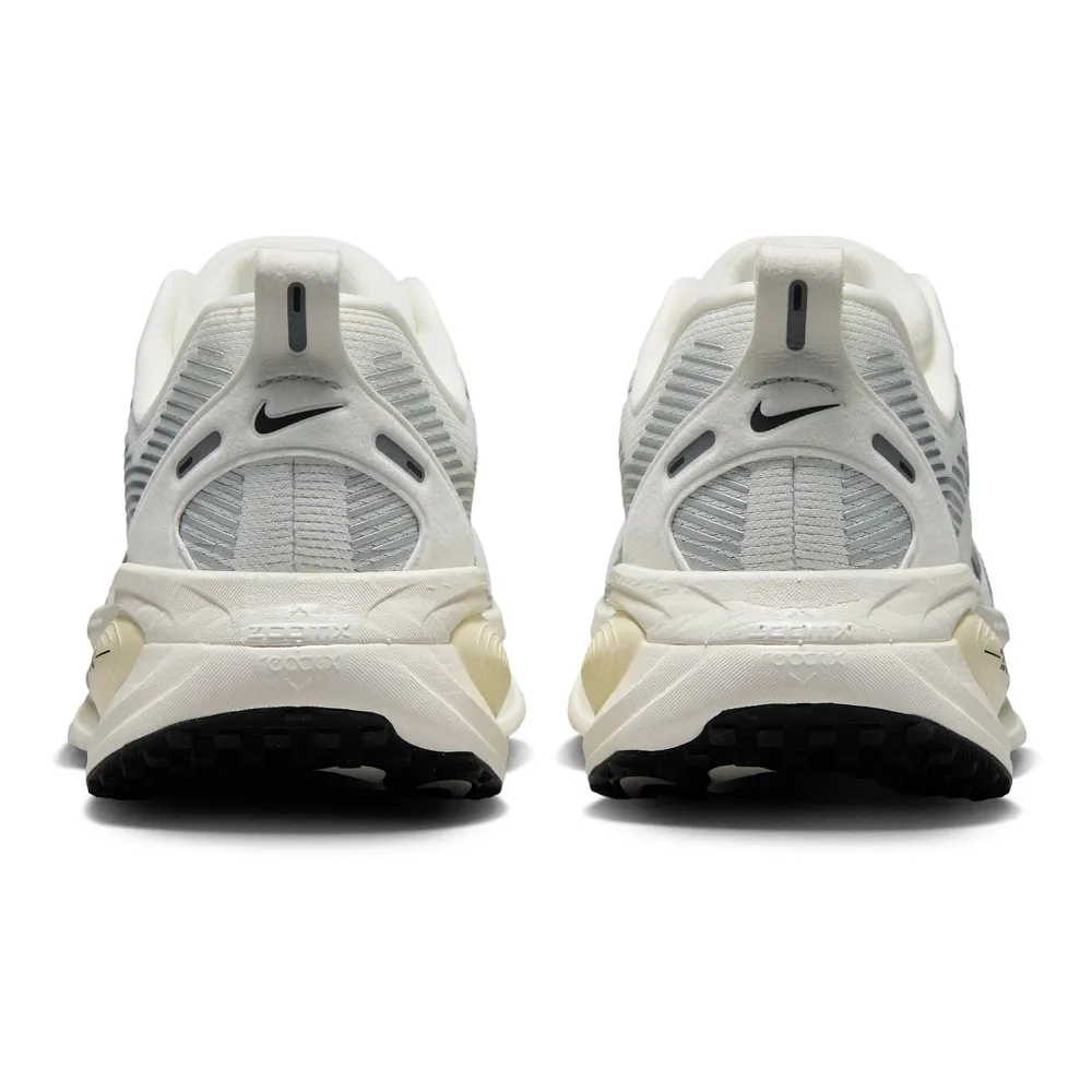 Enhanced silhouette Women's Nike Vomero 18