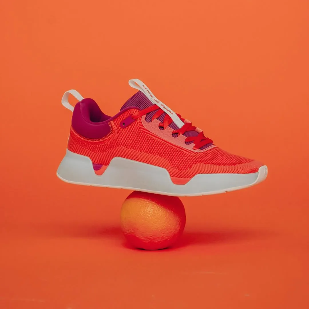 Women's While on Earth Move Trainer Lockdown fit